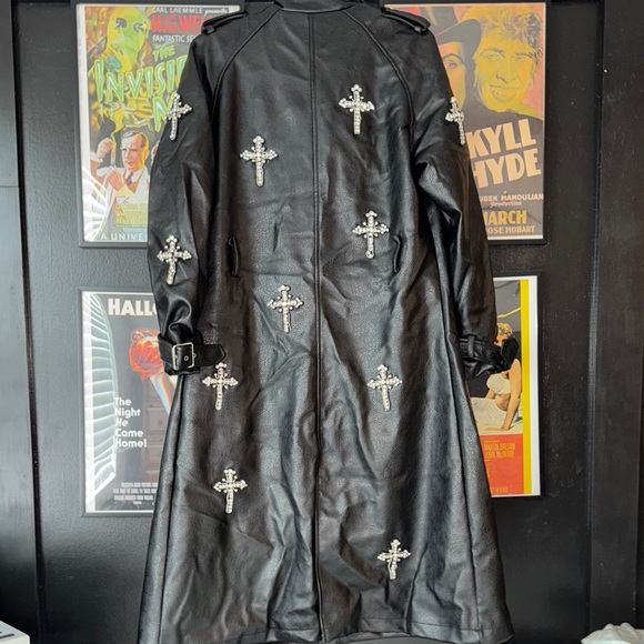 AKIRA Sleek Black Leather Jacket - Picture 3 of 4